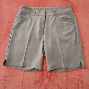 Adidas Womens GolfUltimate Club 7-Inch Shorts- Grey- Size 6
